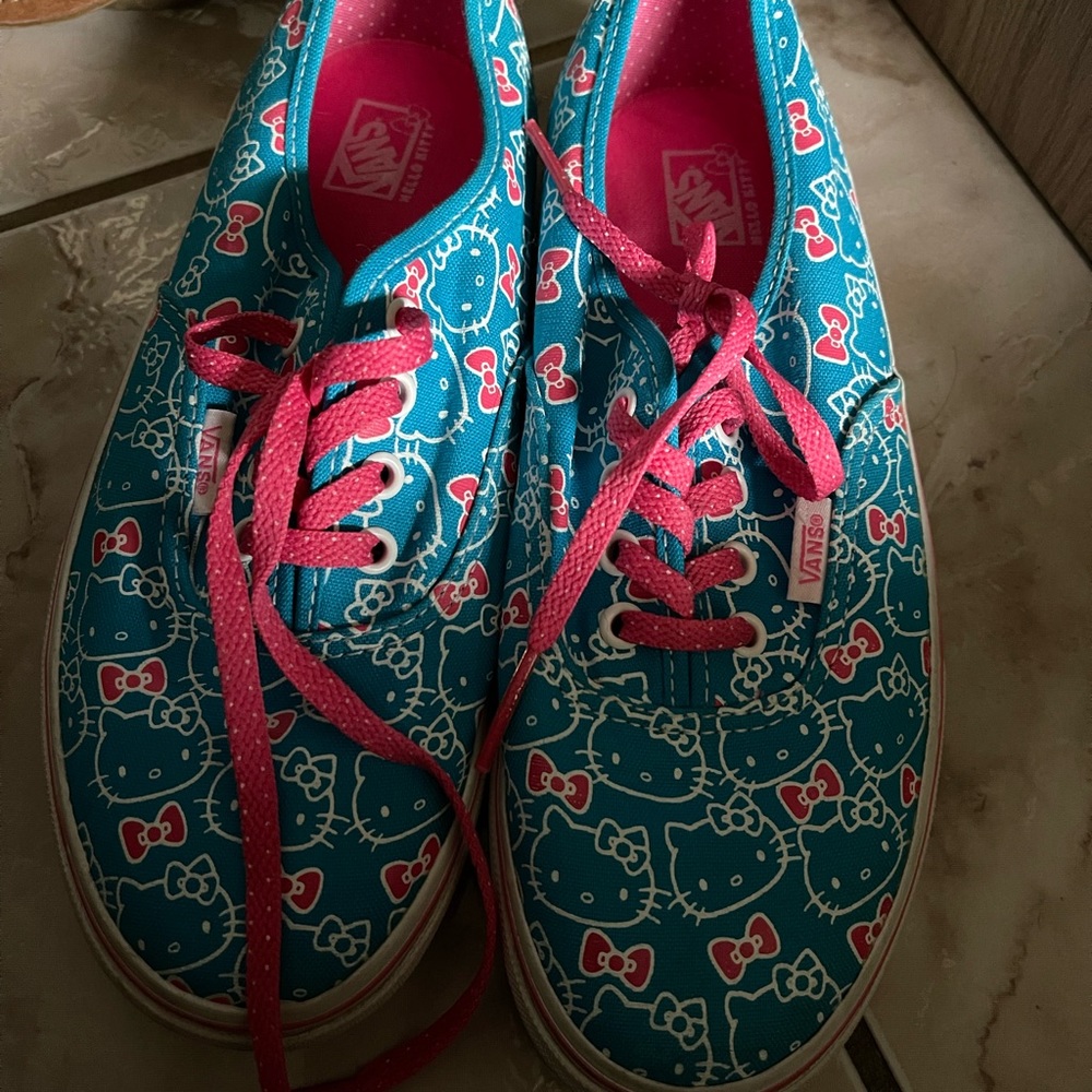 Vans x Hello Kitty